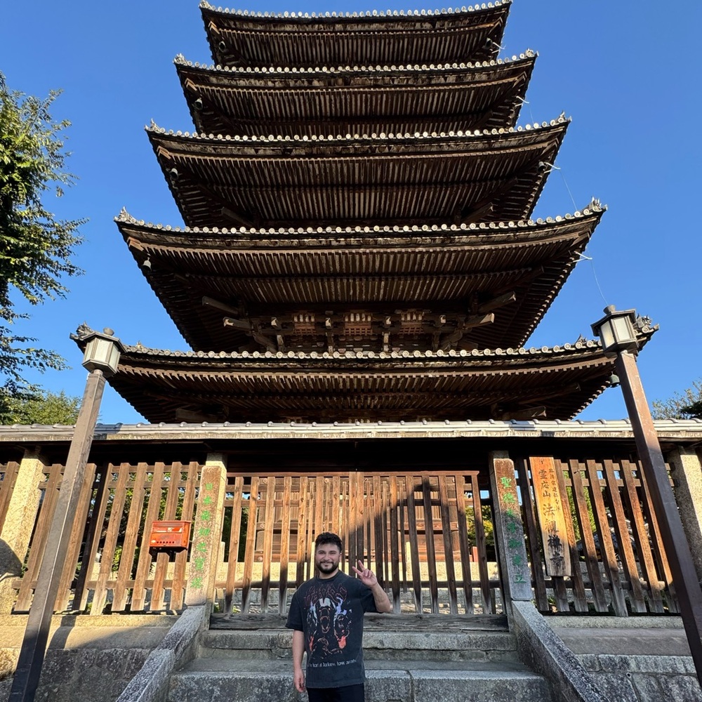 Meet your Posher, Bastian